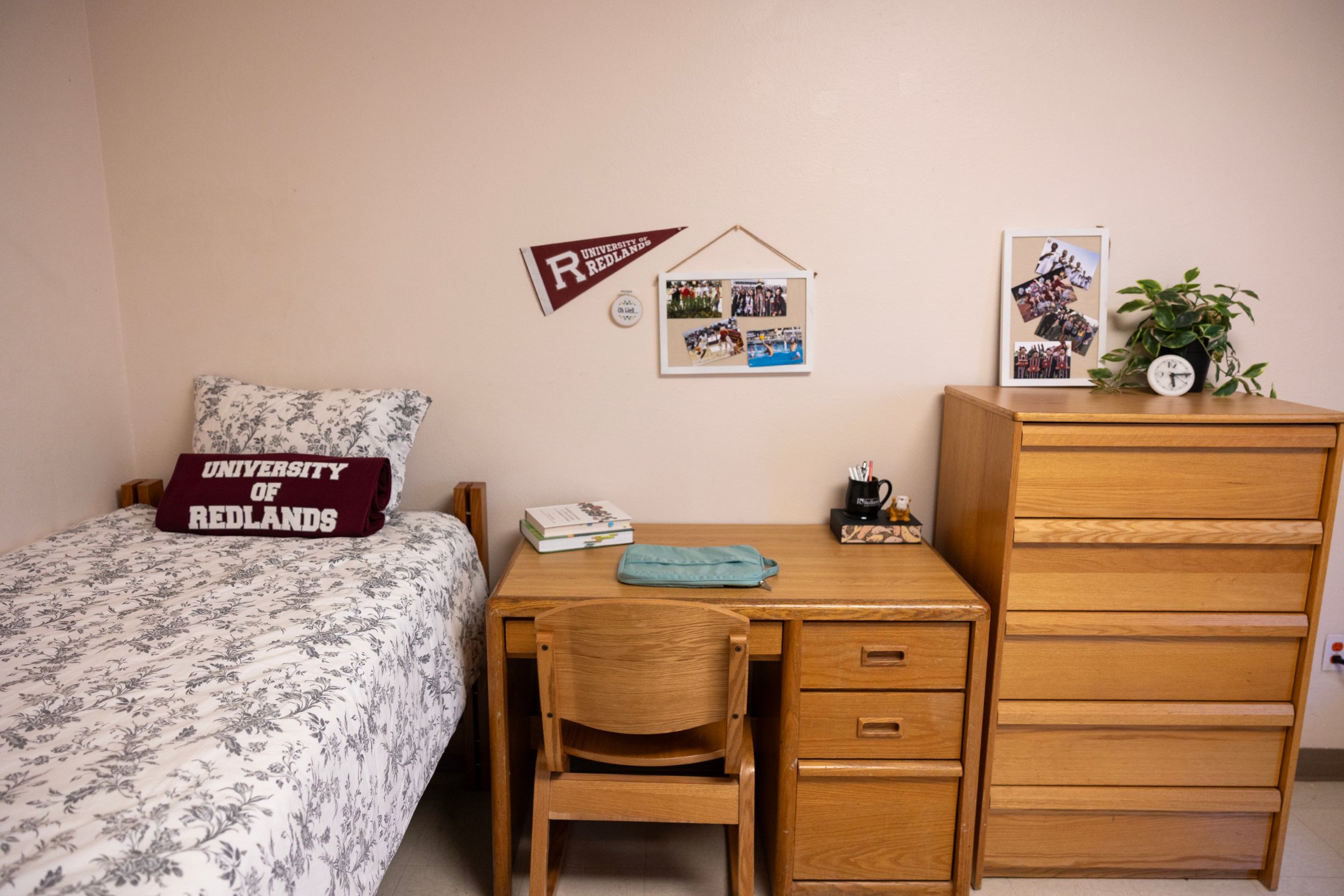 a desk and chair in a room