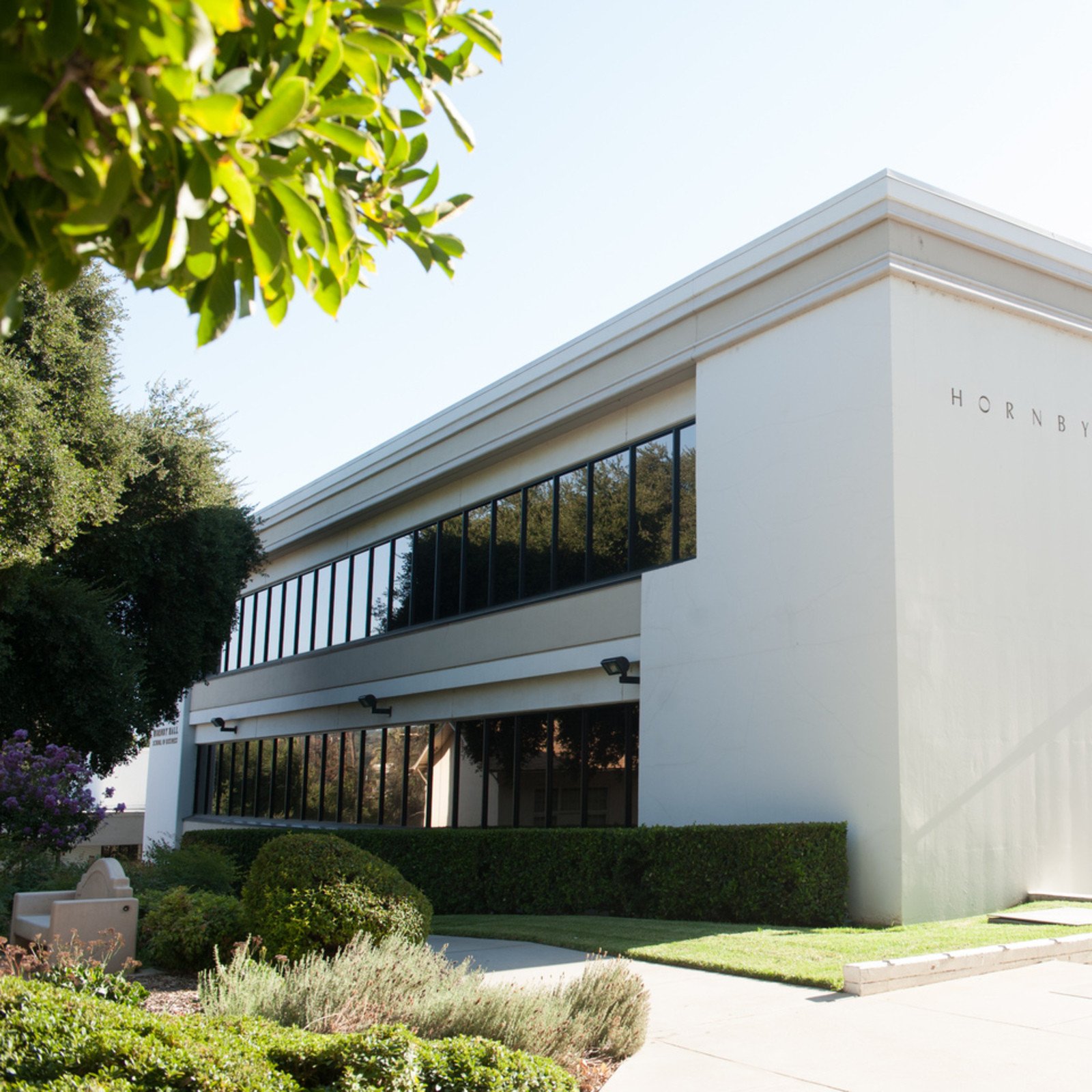 Hornby-Exterior-1600x1600