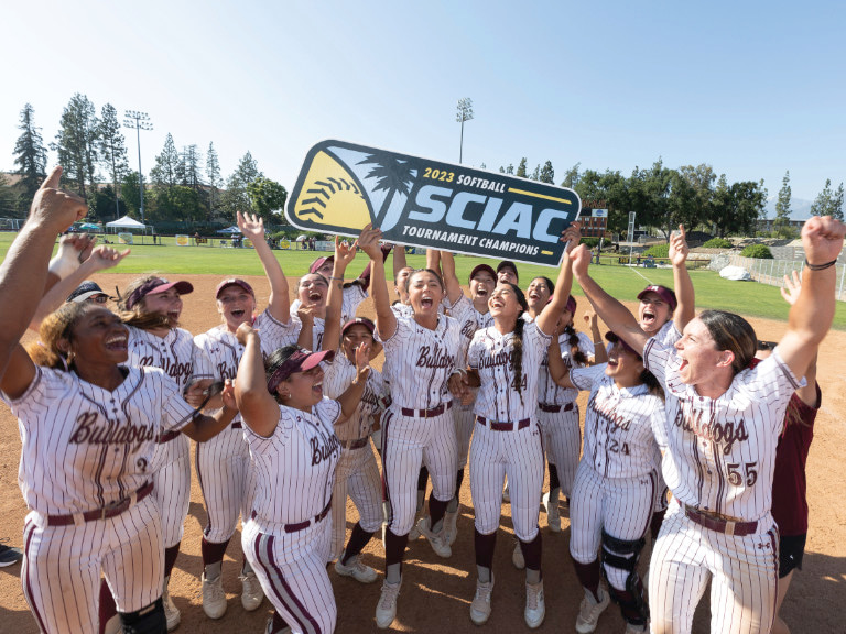 softball-team-768x576