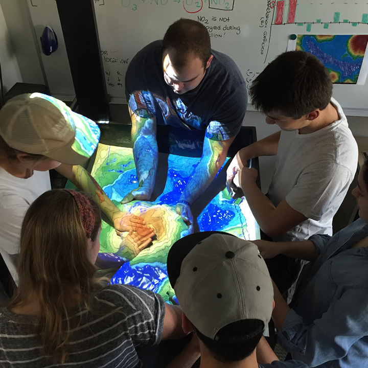 augmented-reality-sandbox-sarndbox_23488361620_o 1