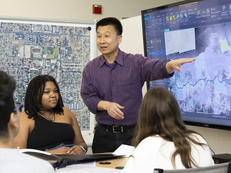 2024--gis_bts_-campus-tour_-00055