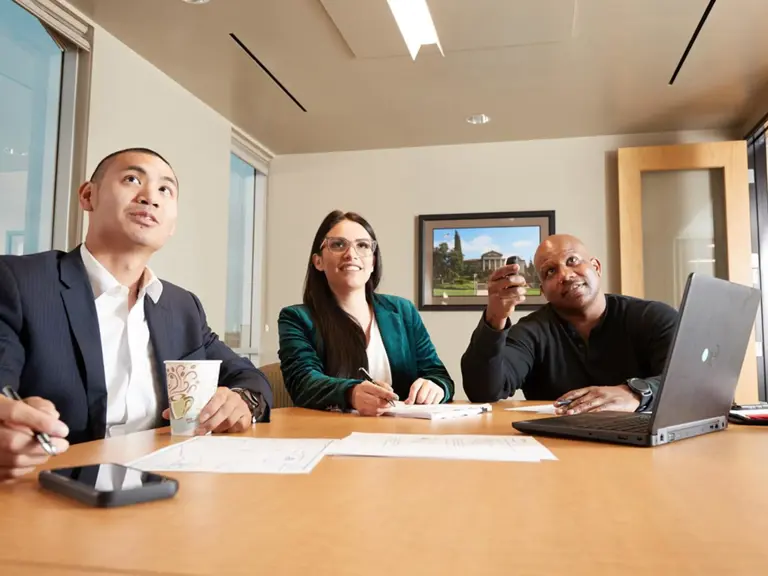 program-media-masthead---mba-students-learning-together (1)